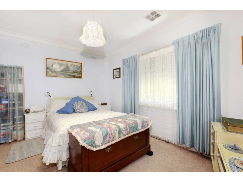 47 Clarks Rd, Keilor East VIC 3033