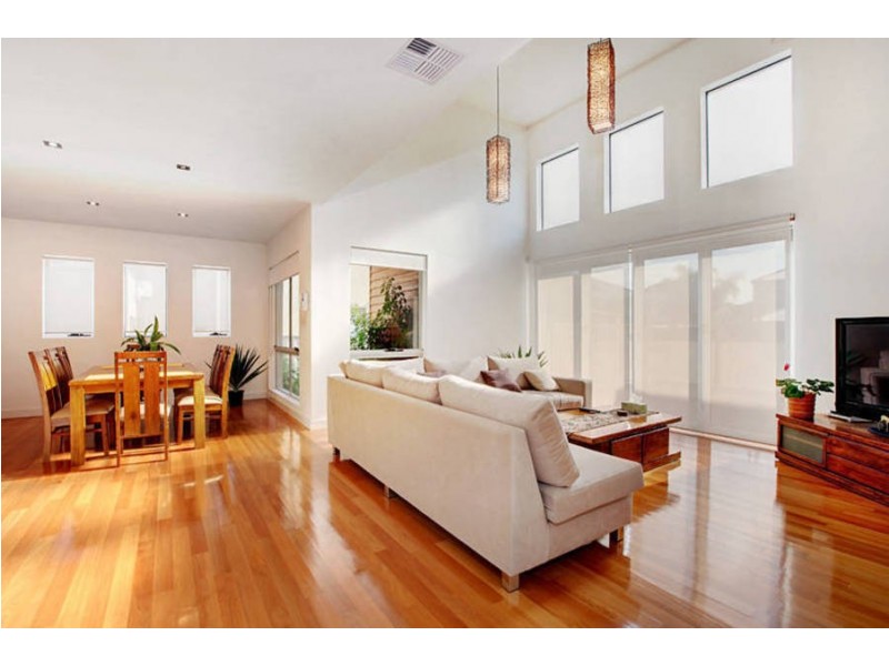 27 Riverbank Drive, Maribyrnong VIC 3032