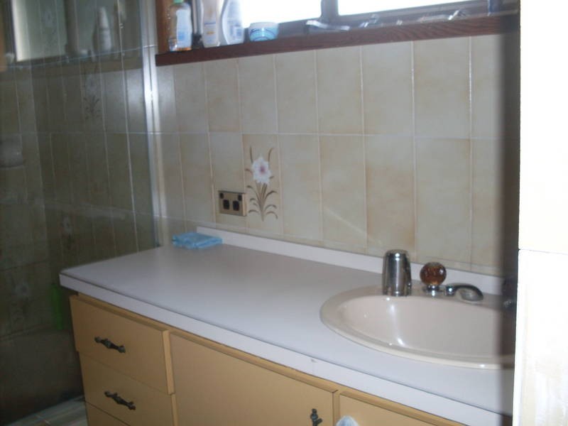 28  Thompson St, Avondale Heights VIC 3034