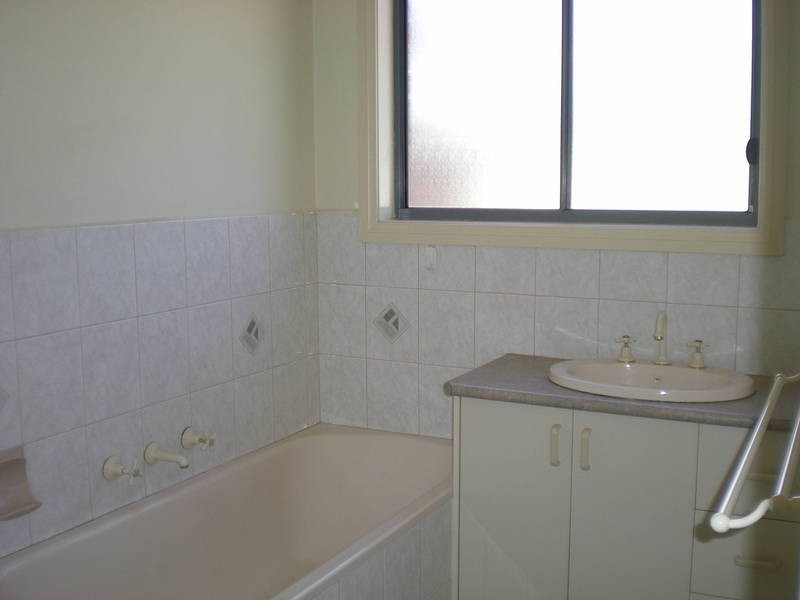 2 Hebe Place, Sunshine West VIC 3020