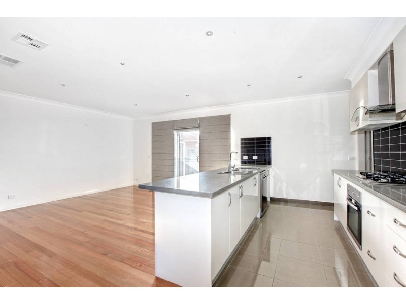 2B Riverside Ave, Avondale Heights VIC 3034