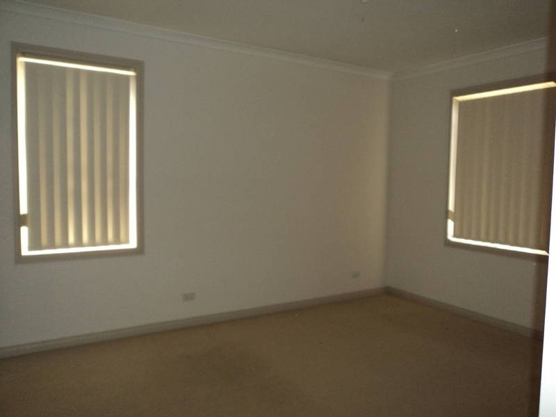 6 Crestwood Lane, Craigieburn VIC 3064