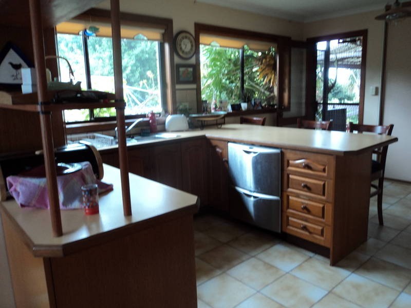 7 Moutain View Ave, Avondale Heights VIC 3034