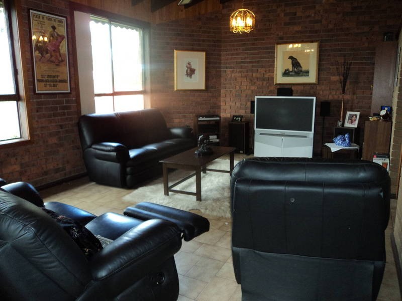 7 Moutain View Ave, Avondale Heights VIC 3034