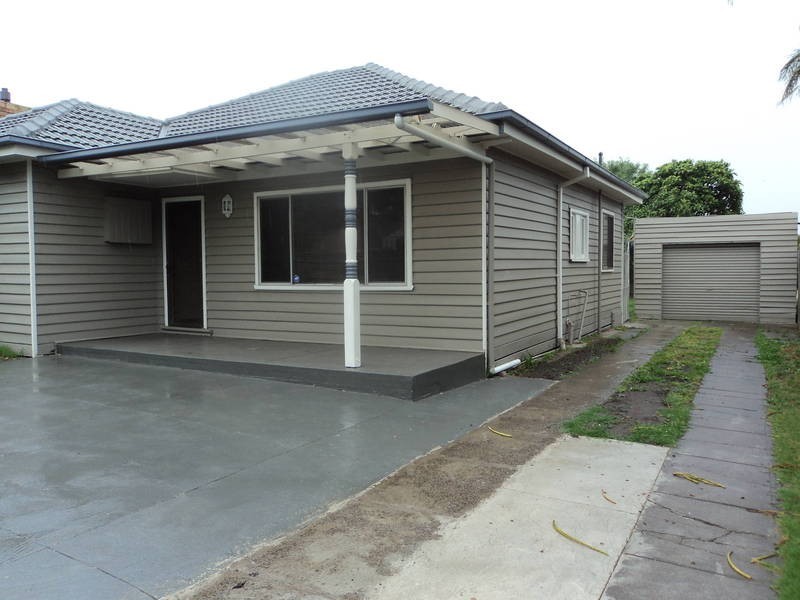 44 Military Road, Avondale Heights VIC 3034