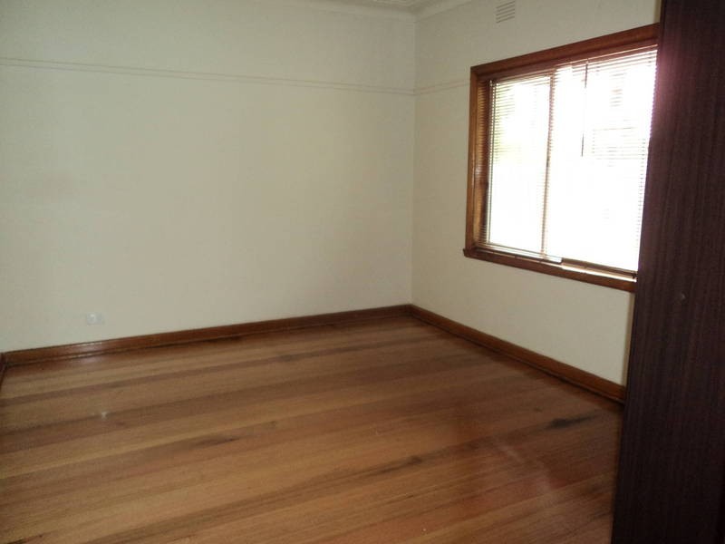 44 Military Road, Avondale Heights VIC 3034