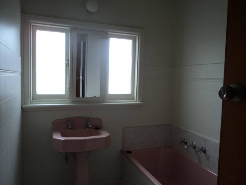 44 Military Road, Avondale Heights VIC 3034