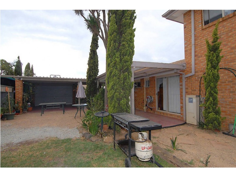 1 Rimfire Court, Melton VIC 3337