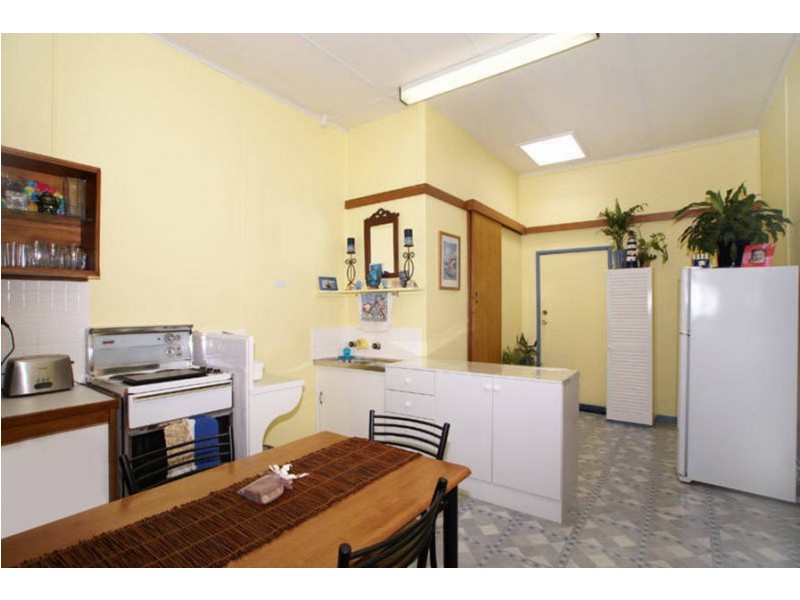 9 Kingsford Avenue, Melton South VIC 3338