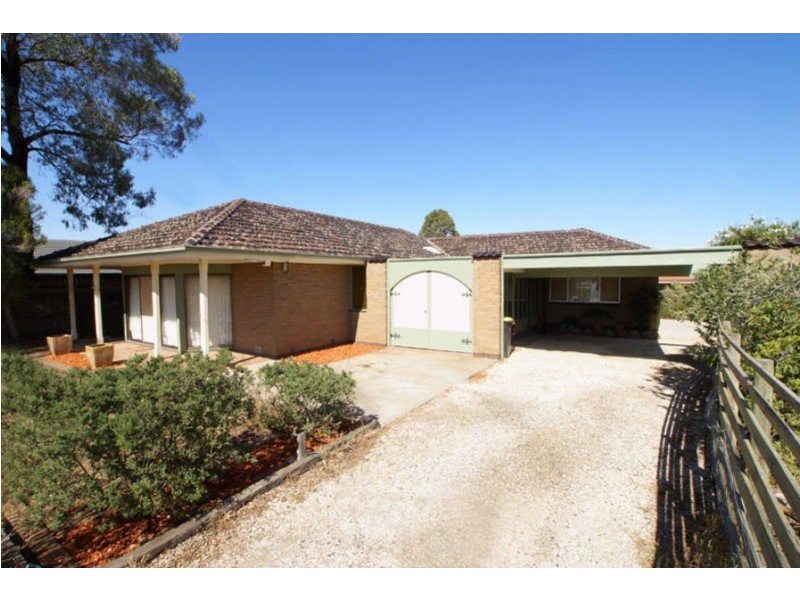 9 Kingsford Avenue, Melton South VIC 3338