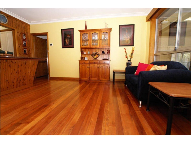 9 Kingsford Avenue, Melton South VIC 3338