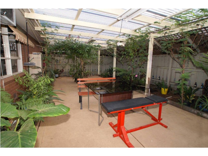 2 Wilson Road, Melton South VIC 3338