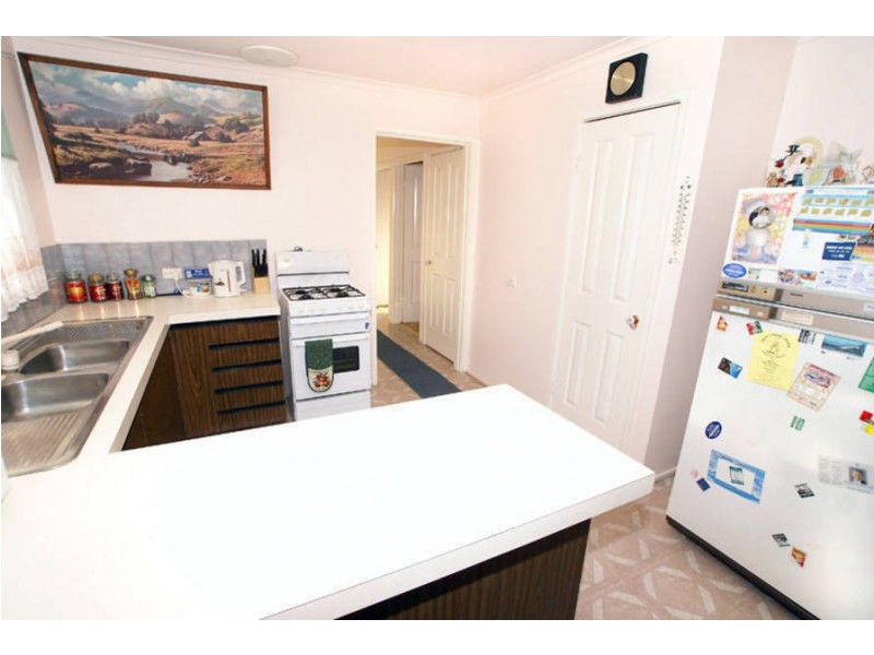 2 Wilson Road, Melton South VIC 3338