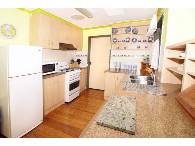 99 Centenary Avenue, Melton VIC 3337