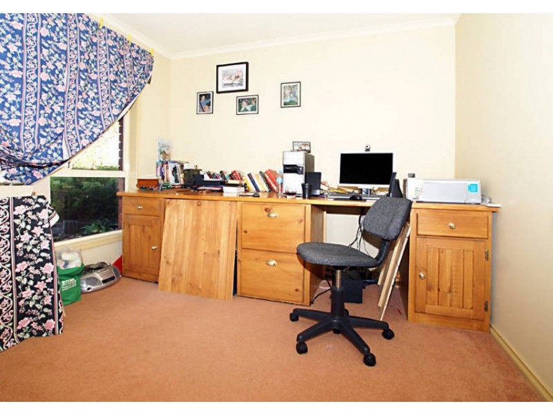 2 Gleneagles Drive, Melton West VIC 3337