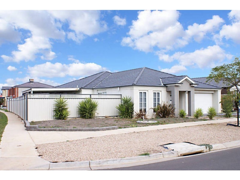 2 Wetherby Place, Melton West VIC 3337