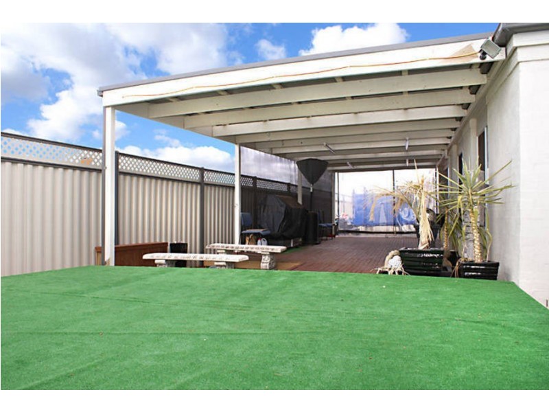 2 Wetherby Place, Melton West VIC 3337