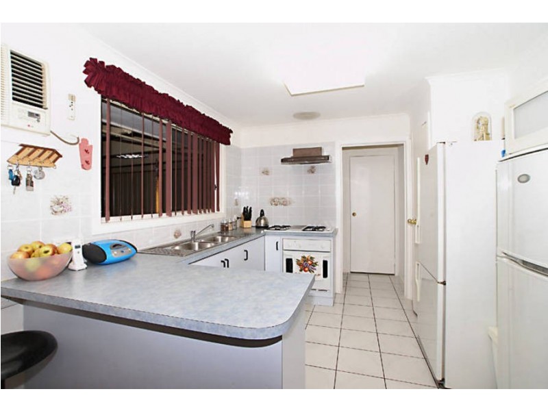 14 Cromwell Close, Melton South VIC 3338