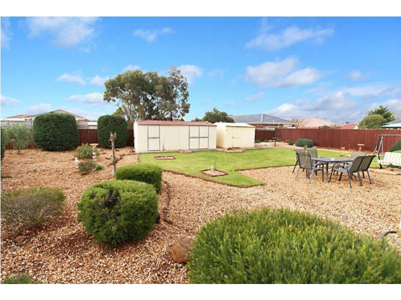 14 Cromwell Close, Melton South VIC 3338
