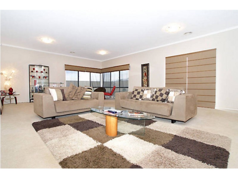 10 Carlyon Close, Melton West VIC 3337