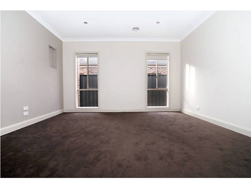 7 Silverleaf Drive, Melton VIC 3337