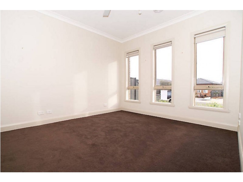 7 Silverleaf Drive, Melton VIC 3337