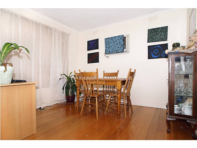 38 Oldershaw Road, Melton VIC 3337