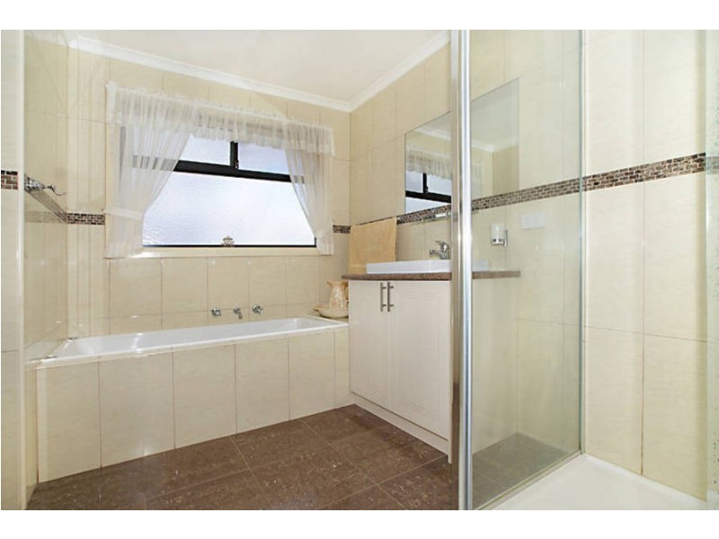 1/11 Merrijig Court, Kurunjang VIC 3337