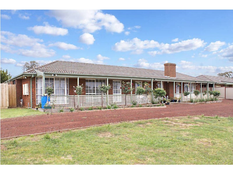 14 Croxton Drive, Kurunjang VIC 3337