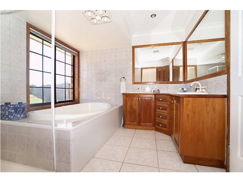 14 Croxton Drive, Kurunjang VIC 3337