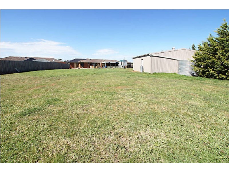 14 Croxton Drive, Kurunjang VIC 3337