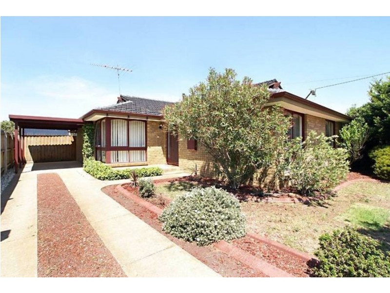 29 Bernard Drive, Melton South VIC 3338