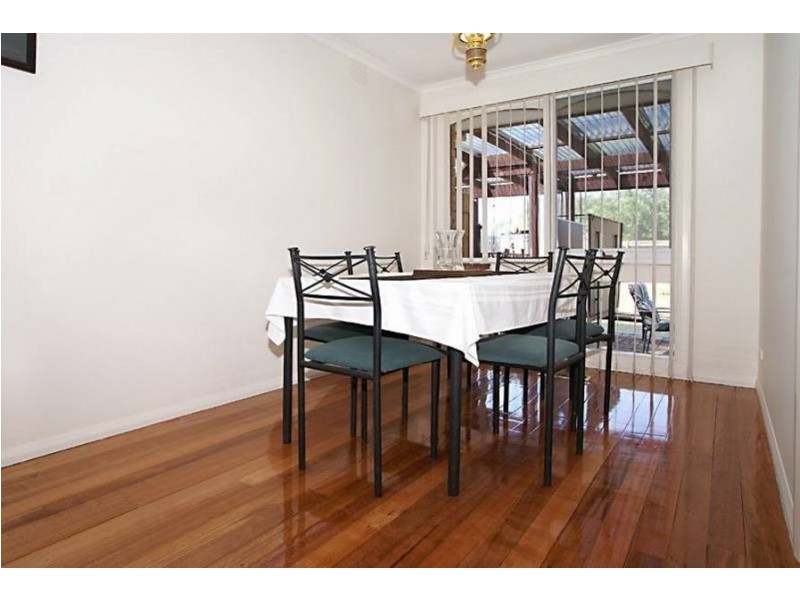 29 Bernard Drive, Melton South VIC 3338