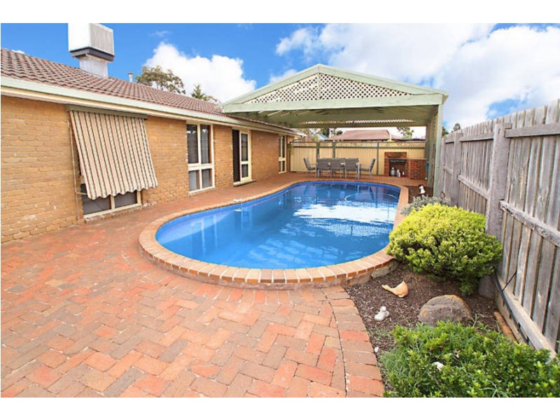 14 Grenville Place, Melton West VIC 3337