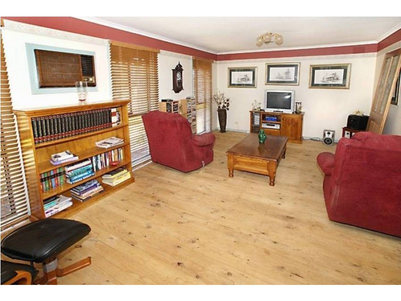 48 Coburns Road, Melton South VIC 3338