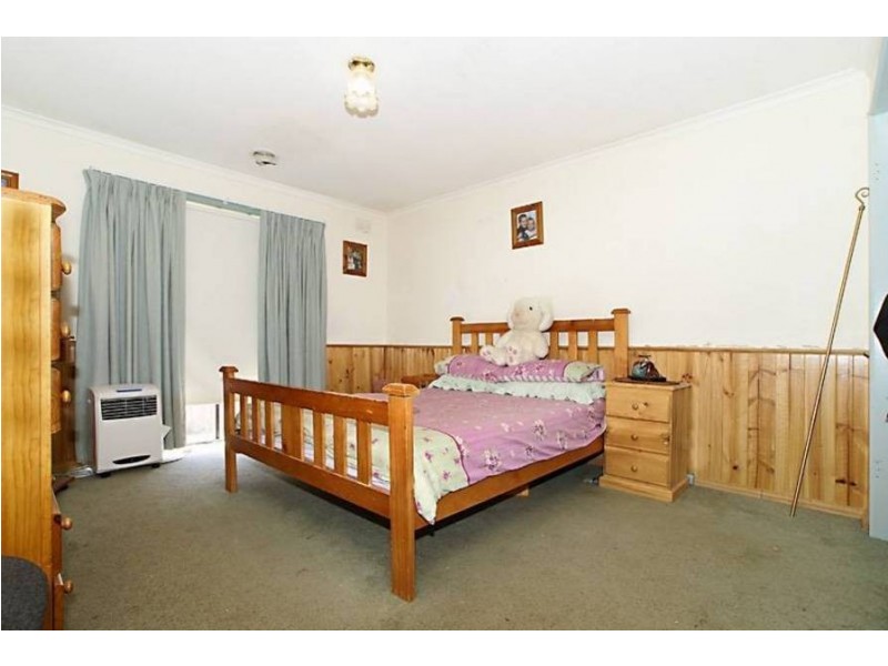 48 Coburns Road, Melton South VIC 3338