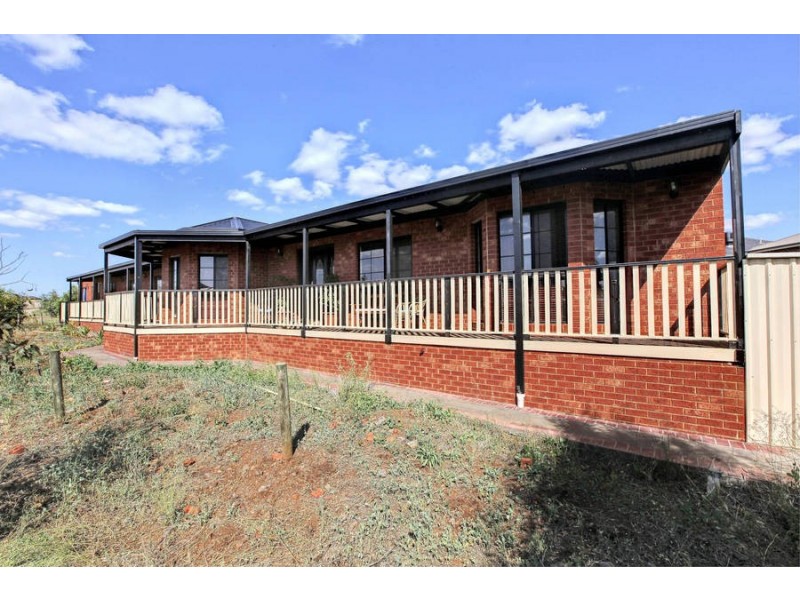 6 She Oak Court, Melton West VIC 3337