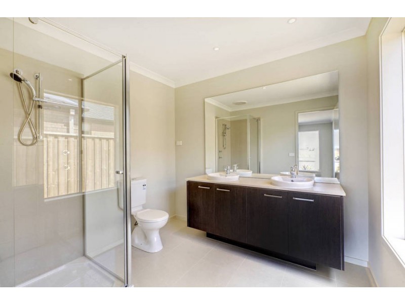 204 Clarkes Road, Brookfield VIC 3338