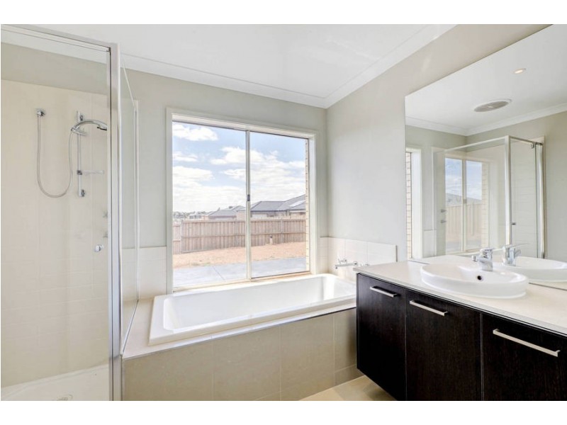 204 Clarkes Road, Brookfield VIC 3338