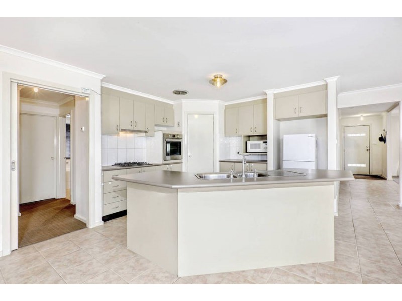 18 Tawriffic Street, Kurunjang VIC 3337