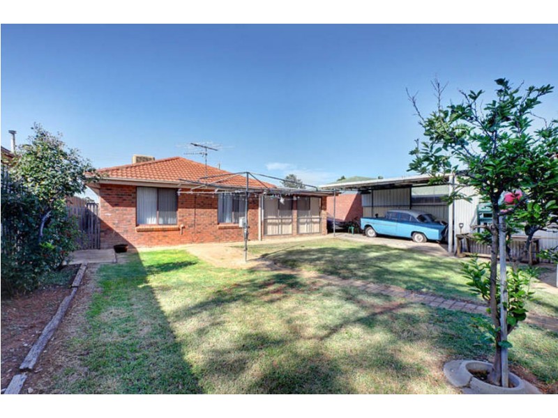 21 Childs Street, Melton South VIC 3338