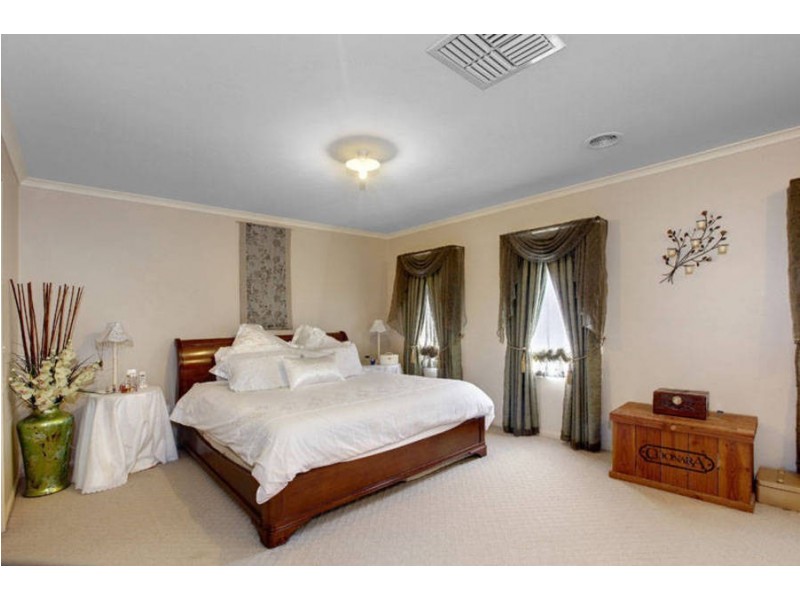 40 Lagarna Drive, Kurunjang VIC 3337