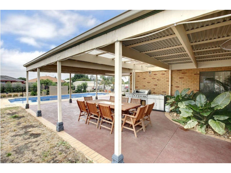40 Lagarna Drive, Kurunjang VIC 3337