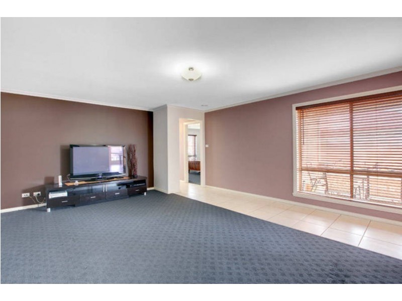 10 Kingston Rule Street, Kurunjang VIC 3337