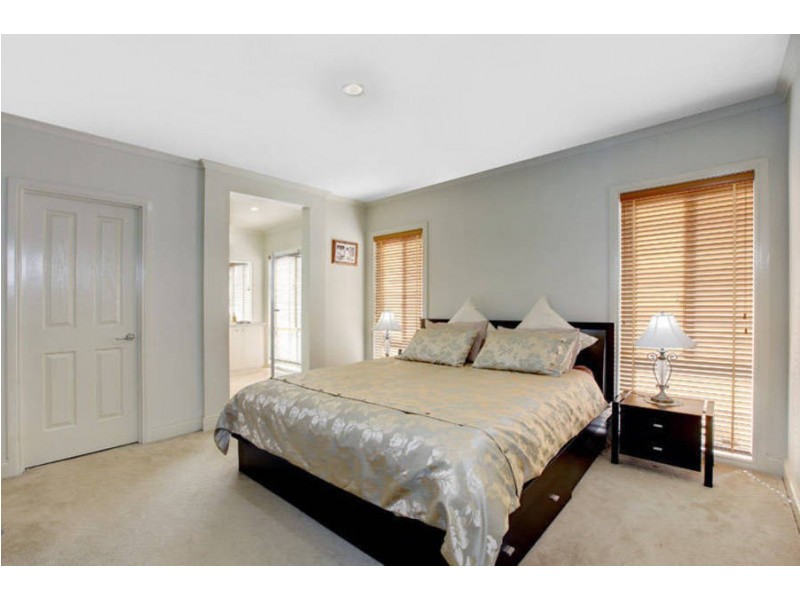 16 Stableford Chase, Melton West VIC 3337