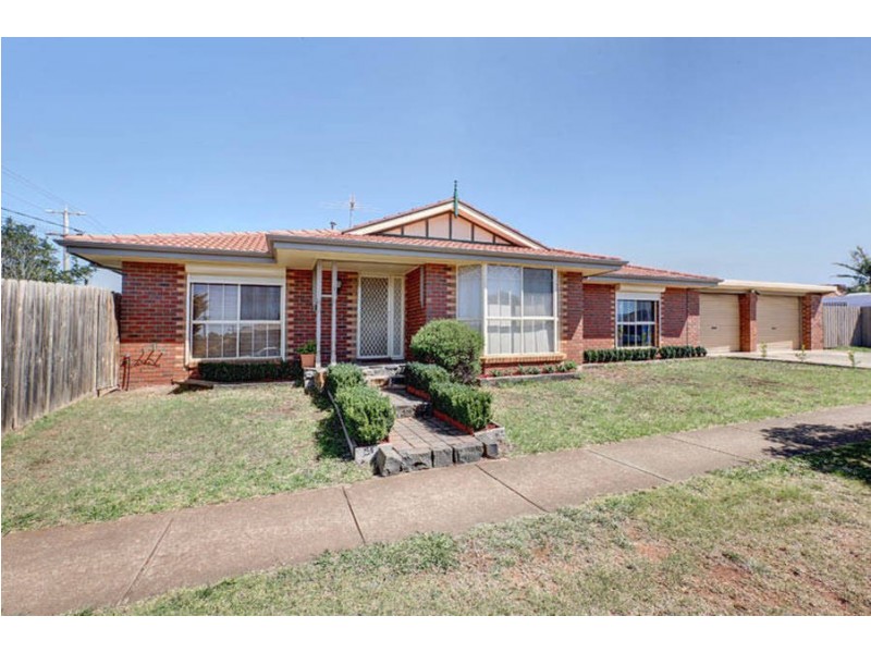 4 Gunnawarra Road, Kurunjang VIC 3337