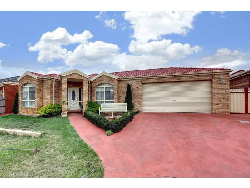 22 Valley View Grove, Melton West VIC 3337