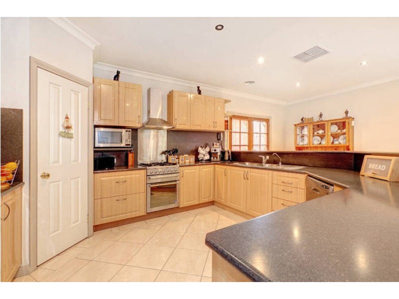 22 Valley View Grove, Melton West VIC 3337