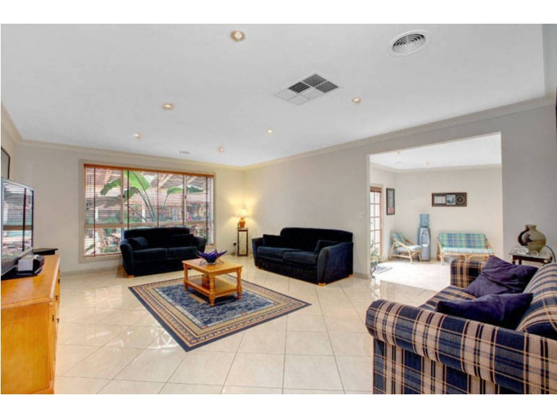 22 Valley View Grove, Melton West VIC 3337