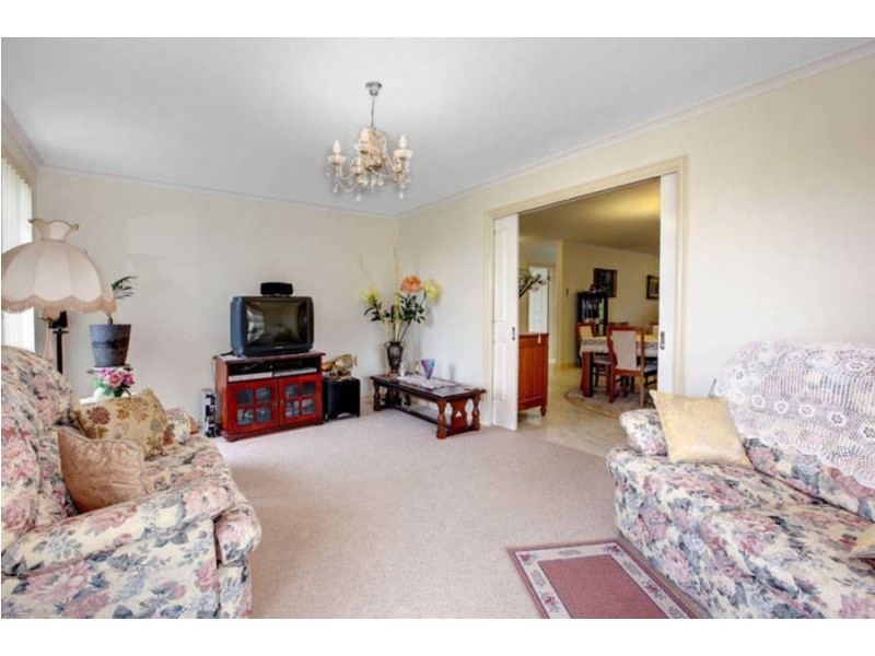 12 Nodosa Grove, Melton West VIC 3337